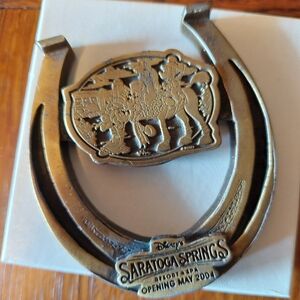 Disneys Saratoga Springs DVC Cast Excl Brass Horseshoe Paperweight 2004 VTG